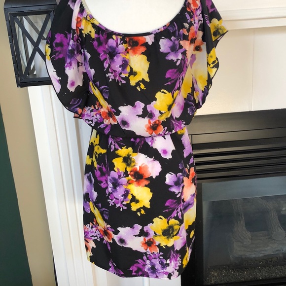 🌺6 Degrees mini dress🌺 - Picture 5 of 6